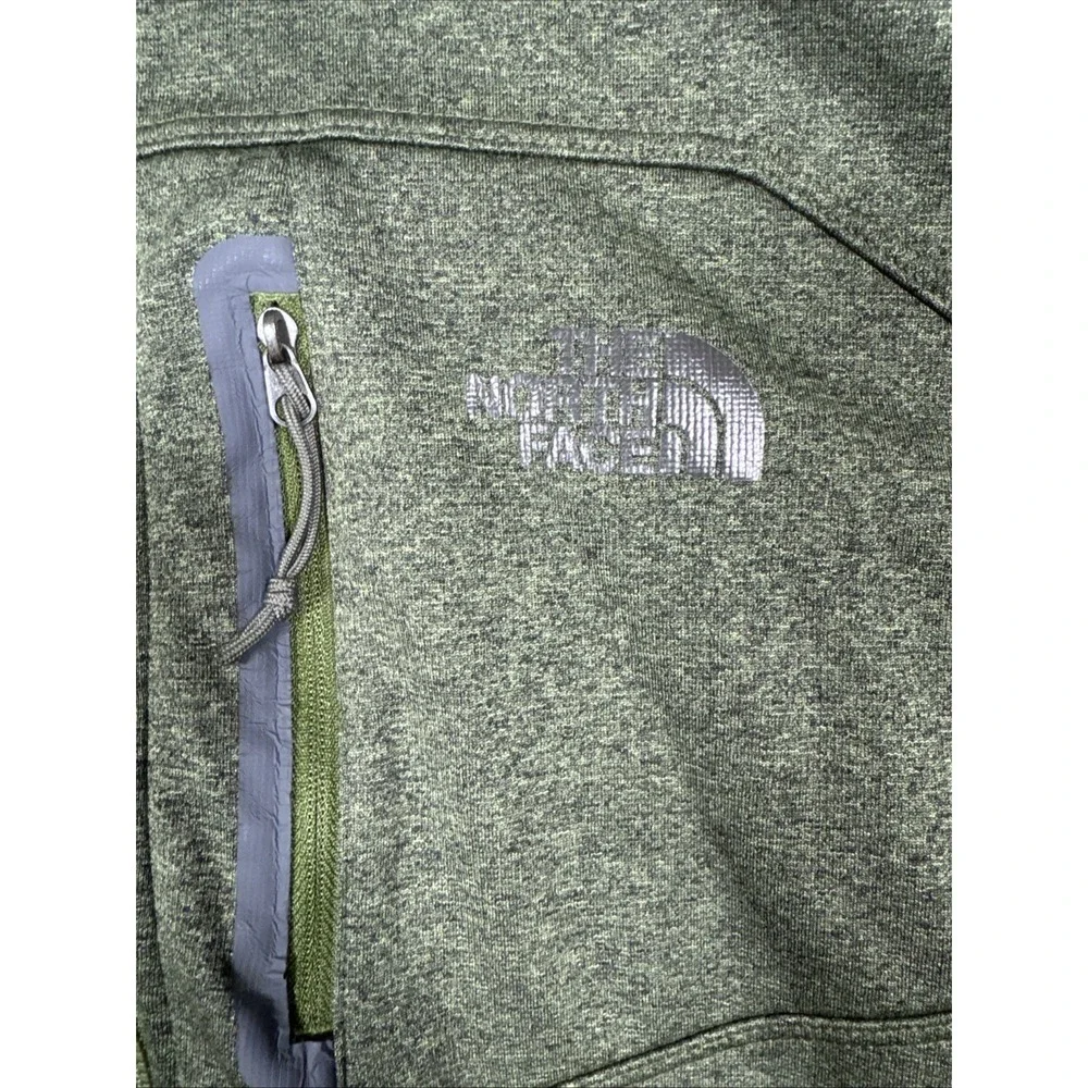 The North Face Men's S Green Heather 1/4 Zip Mock Neck Zip Pocket